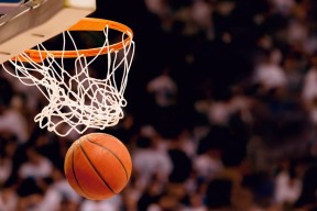 开云体育入口-钻石联赛半决赛对决在即！切尔西演练定位球，阿森纳密集防守应对